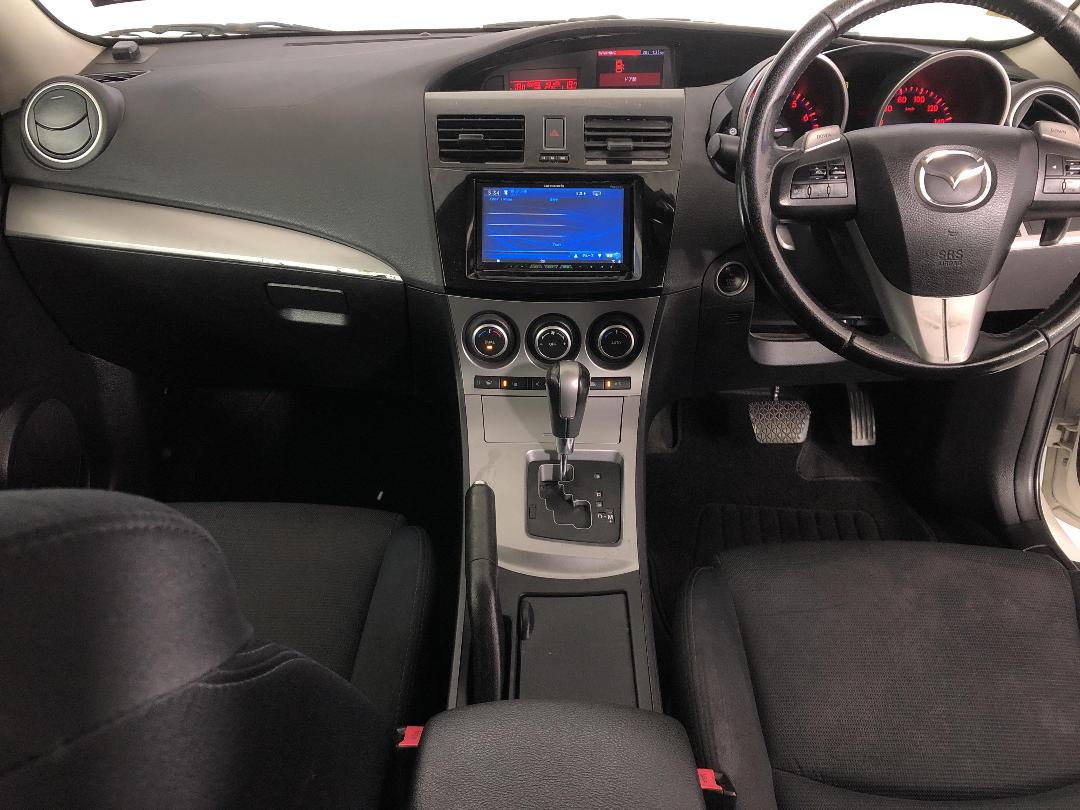 Photo '17' of Mazda Axela