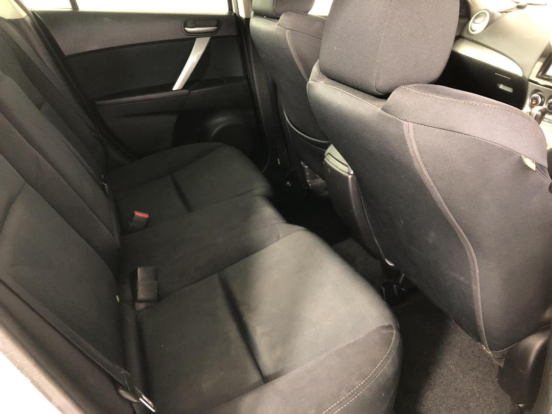 Photo '20' of Mazda Axela