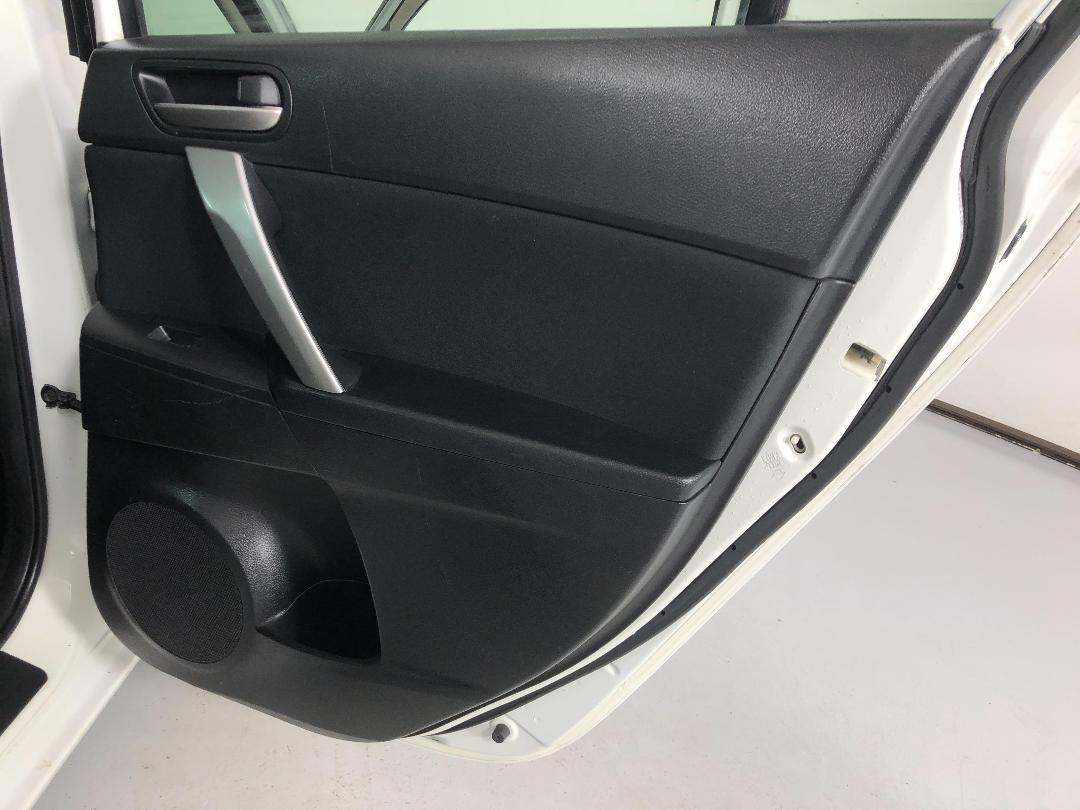 Photo '19' of Mazda Axela