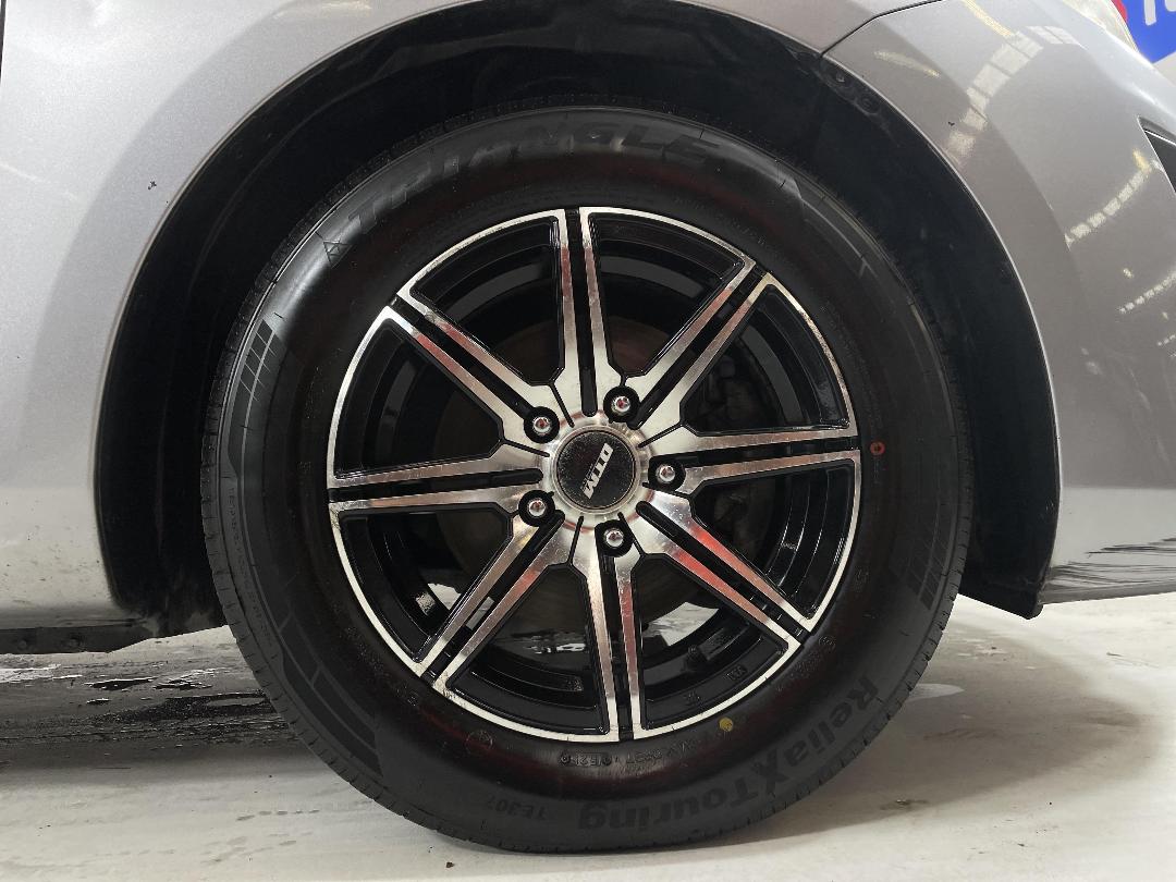 Photo '9' of Mazda Axela Photo '9' of Mazda Axela