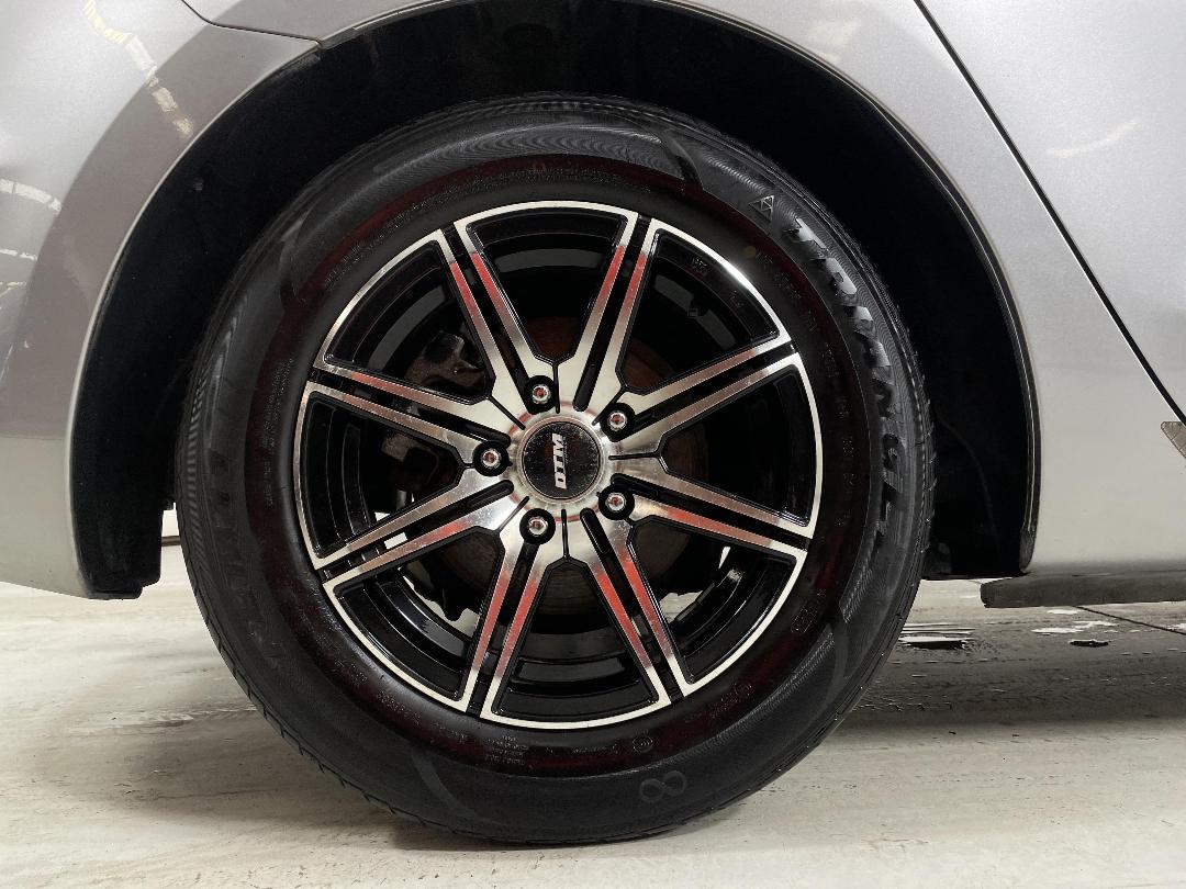 Photo '12' of Mazda Axela Photo '12' of Mazda Axela