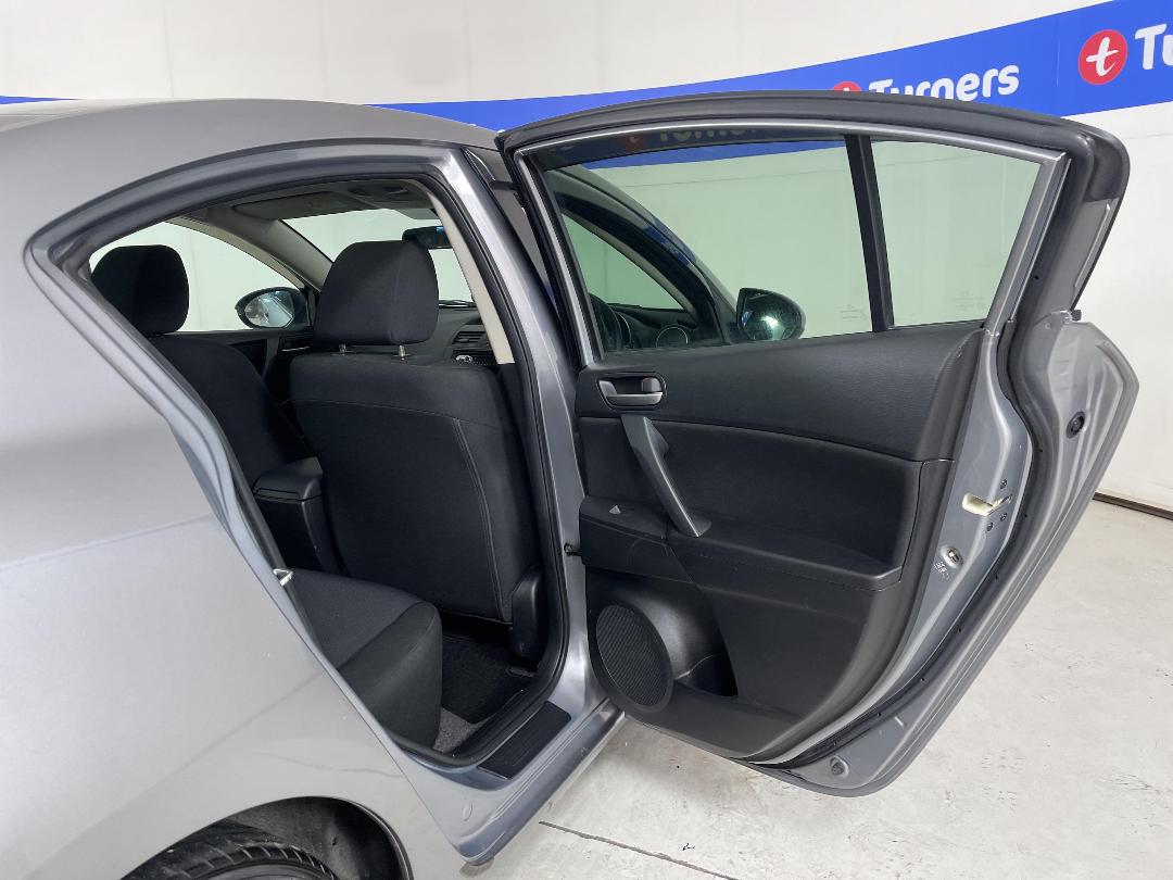 Photo '19' of Mazda Axela Photo '19' of Mazda Axela