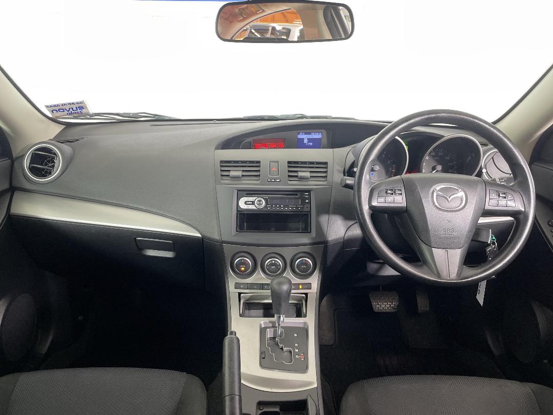 Photo '17' of Mazda Axela Photo '17' of Mazda Axela