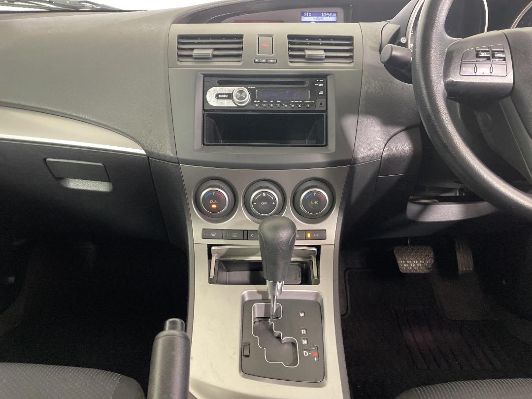 Photo '18' of Mazda Axela Photo '18' of Mazda Axela