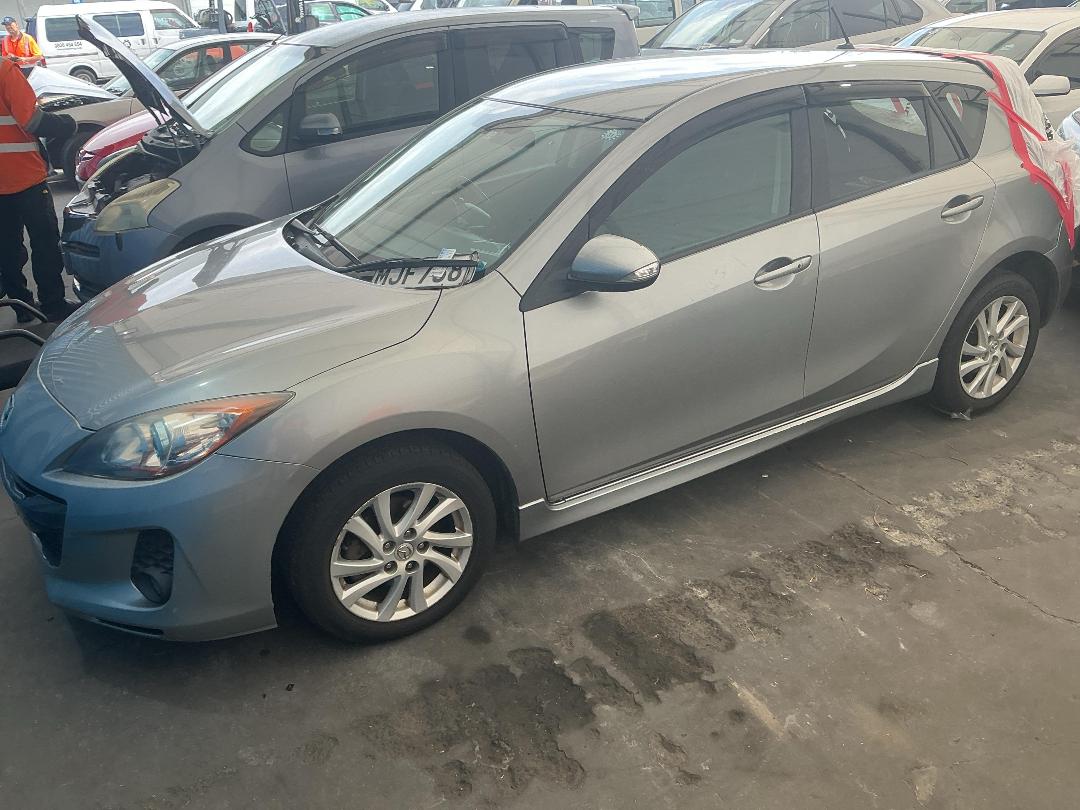 Photo '5' of Mazda Axela Photo '5' of Mazda Axela