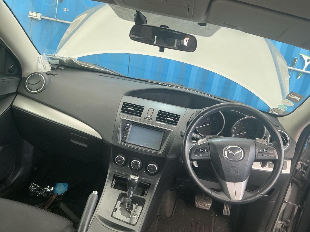 Photo '22' of Mazda Axela Photo '22' of Mazda Axela