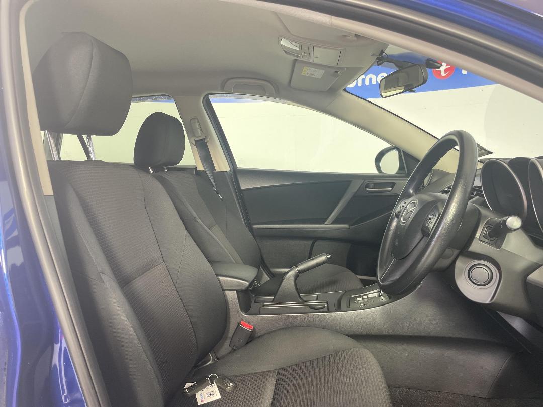 Photo '16' of Mazda Axela