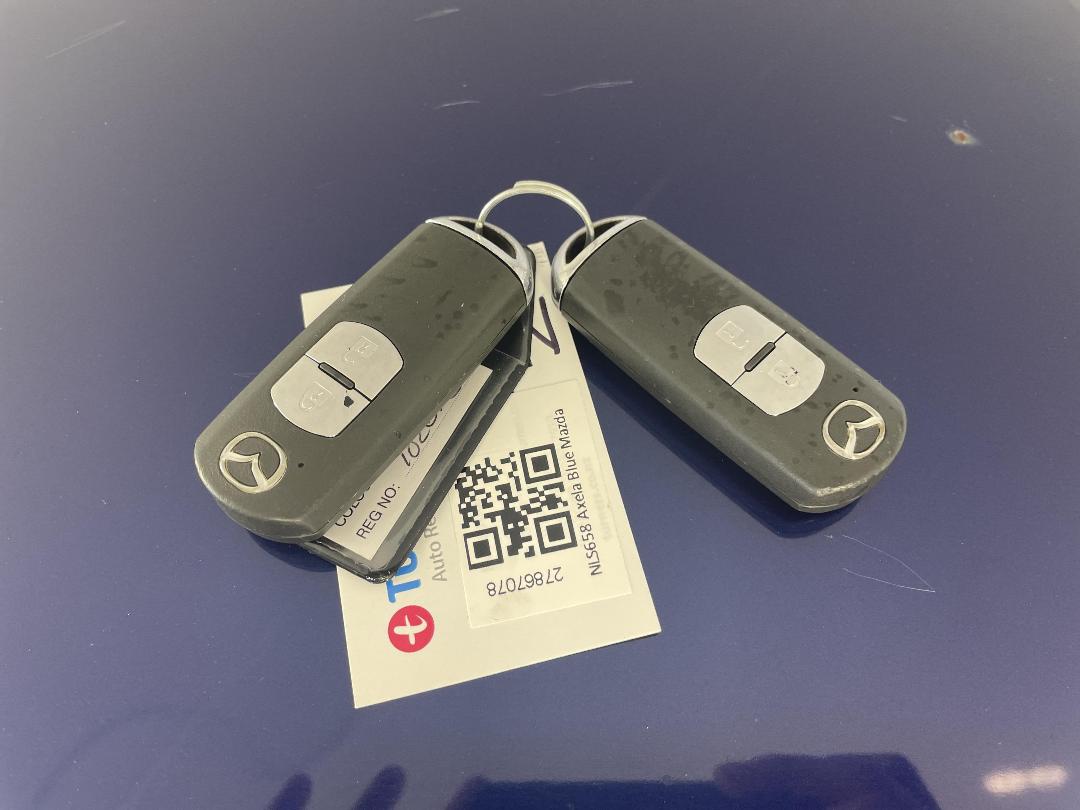 Photo '22' of Mazda Axela