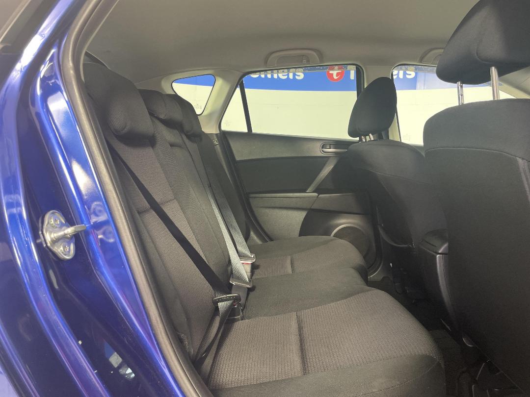 Photo '20' of Mazda Axela