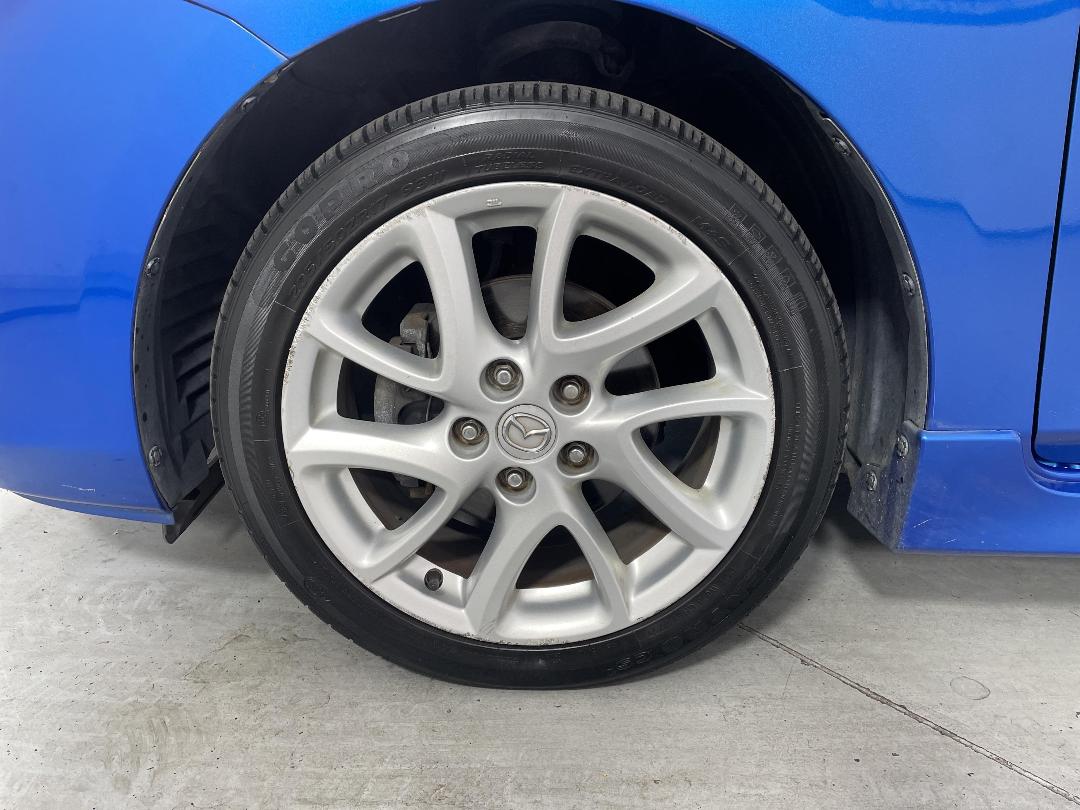 Photo '10' of Mazda Axela