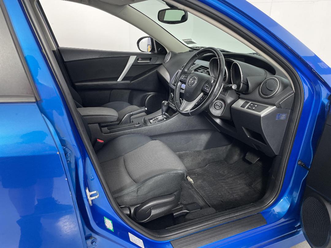 Photo '16' of Mazda Axela