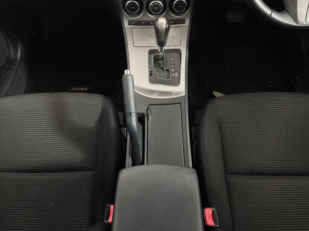 Photo '18' of Mazda Axela