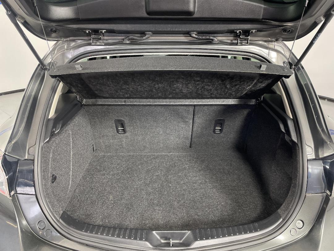 Photo '14' of Mazda Axela