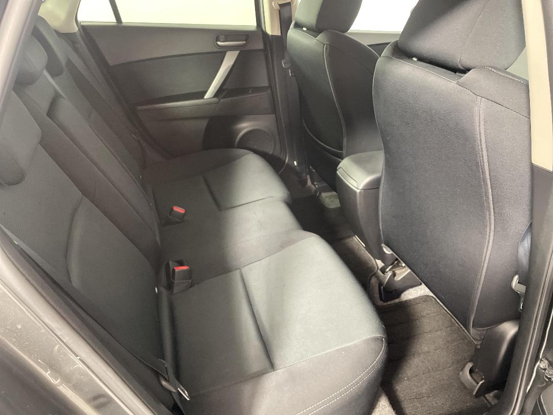 Photo '20' of Mazda Axela