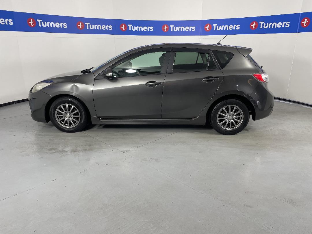 Photo '24' of Mazda Axela