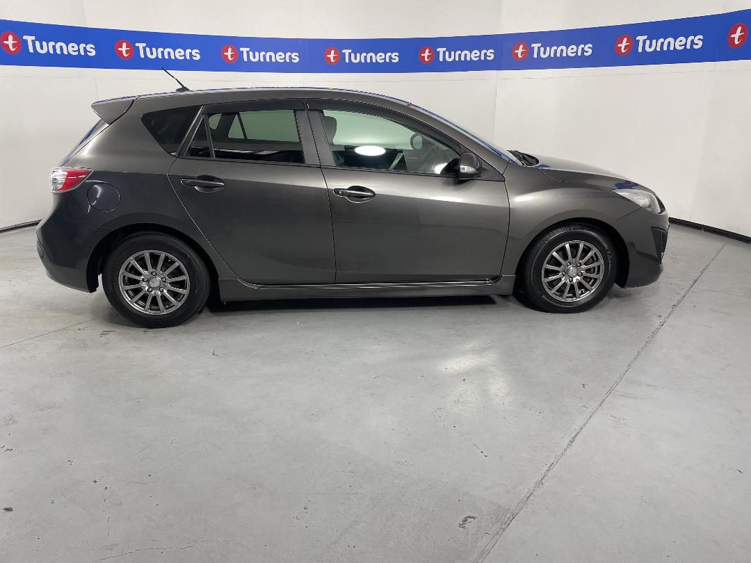 Photo '23' of Mazda Axela