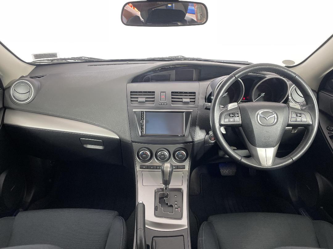 Photo '17' of Mazda Axela