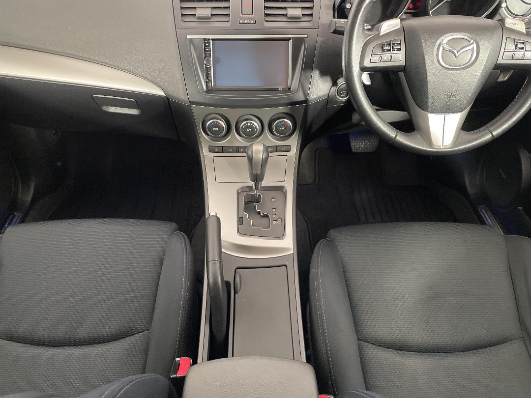 Photo '18' of Mazda Axela