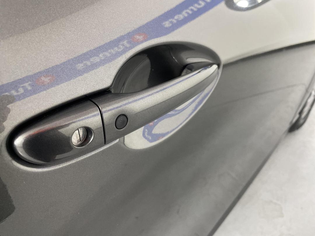 Photo '25' of Mazda Axela