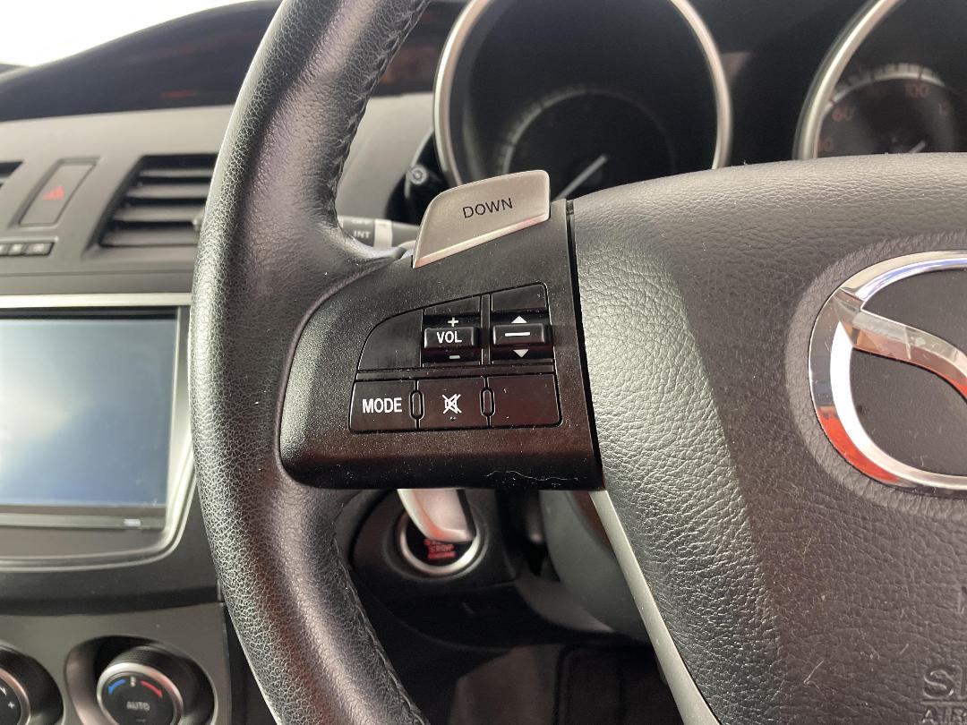 Photo '27' of Mazda Axela