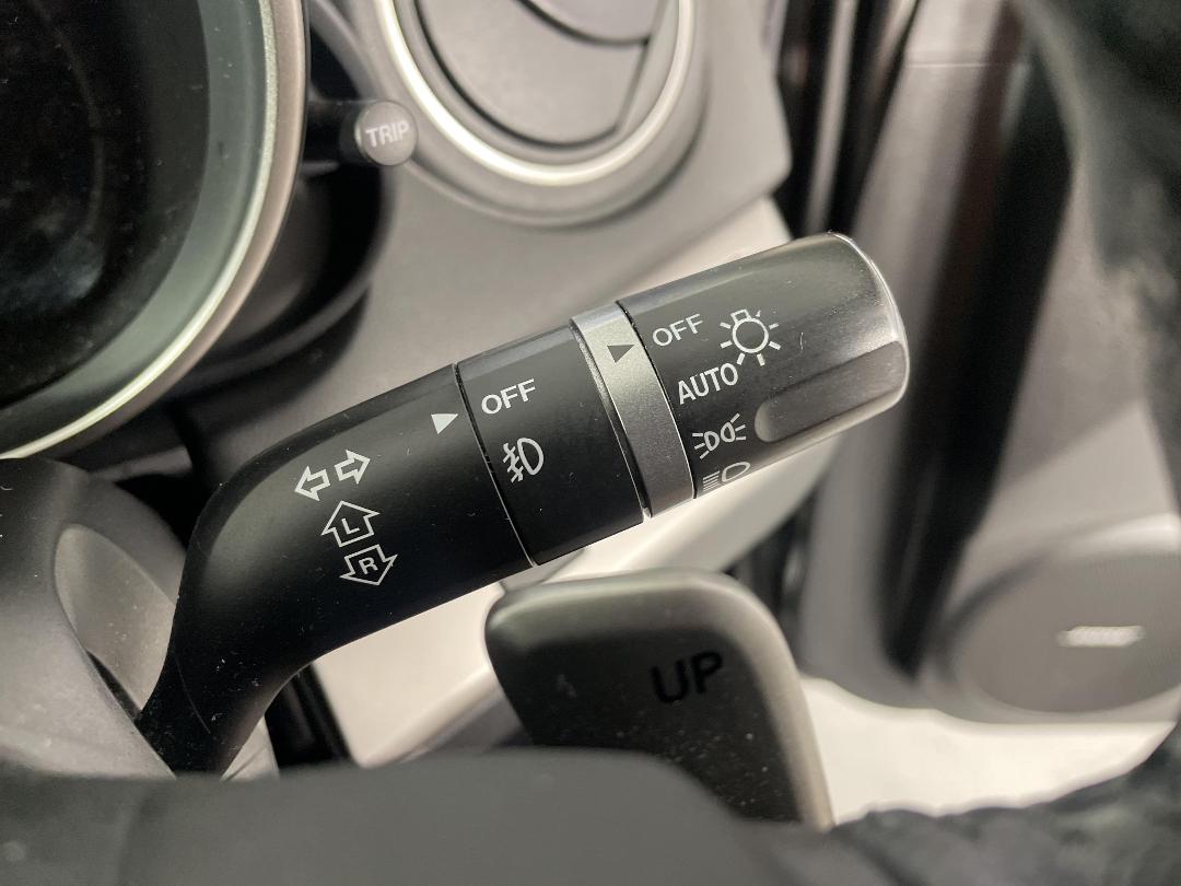 Photo '29' of Mazda Axela