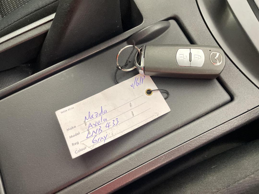 Photo '22' of Mazda Axela