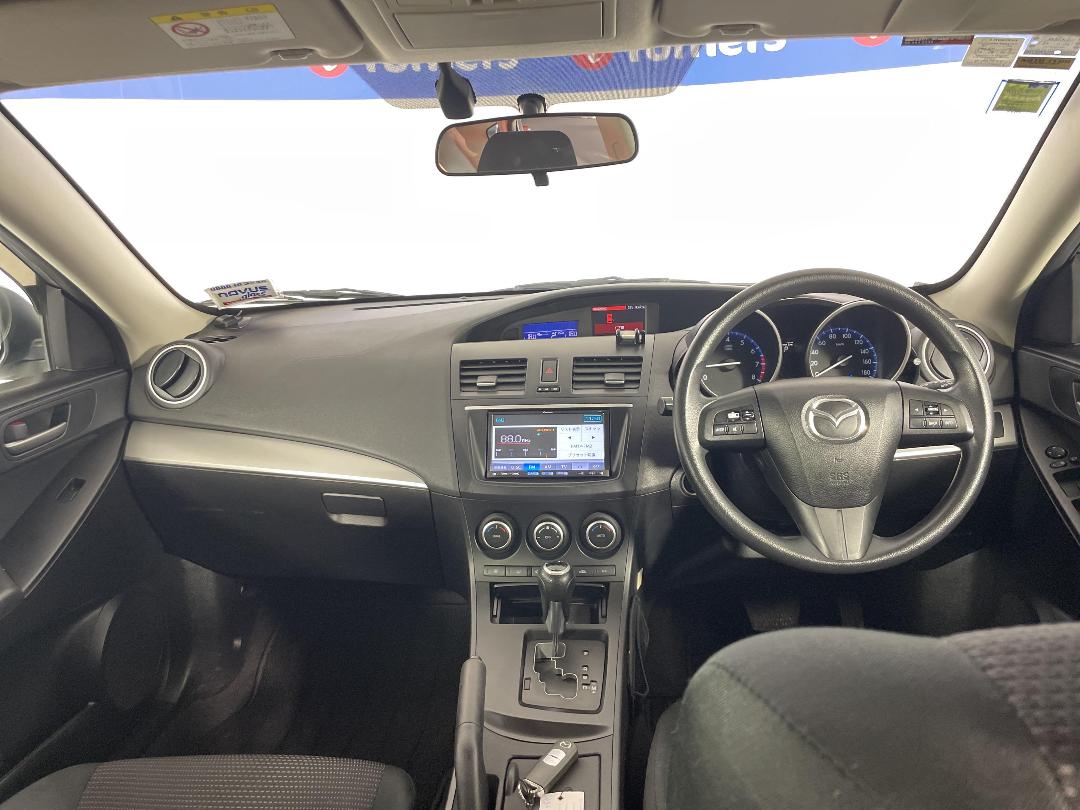 Photo '17' of Mazda Axela