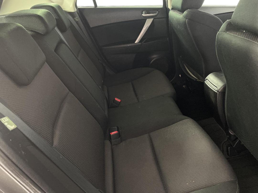 Photo '20' of Mazda Axela