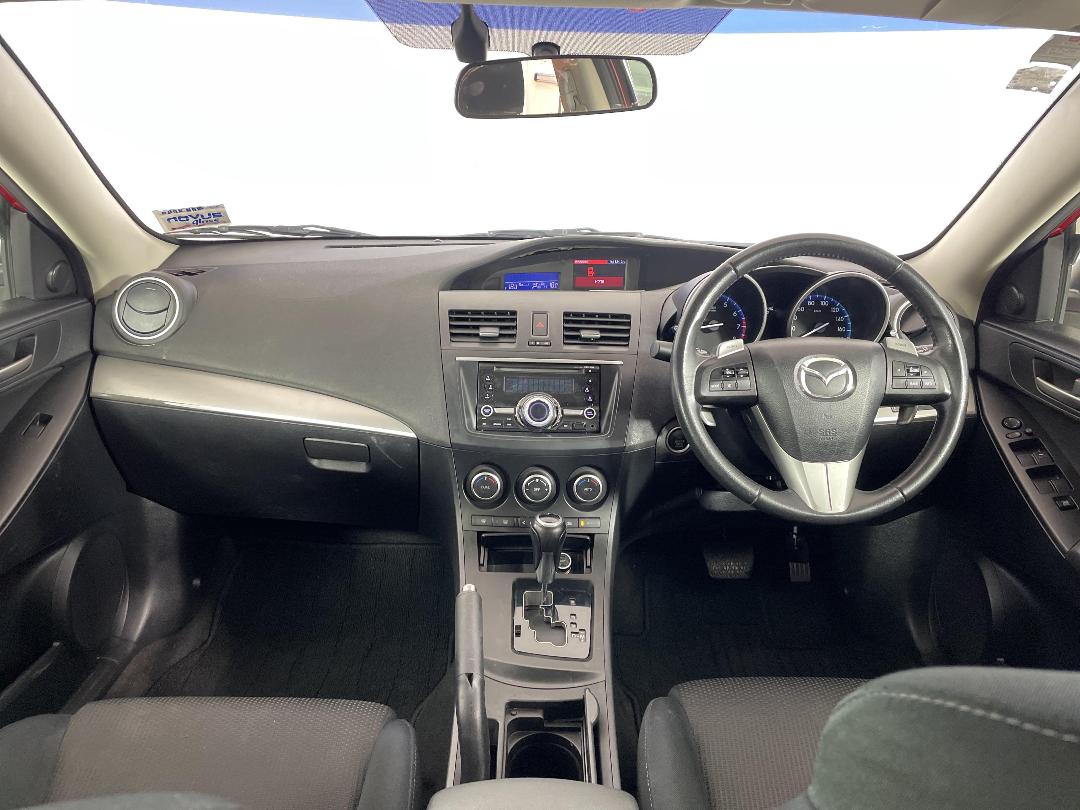 Photo '17' of Mazda Axela