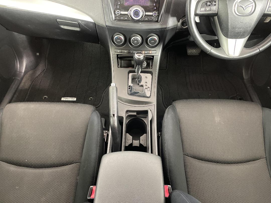 Photo '18' of Mazda Axela