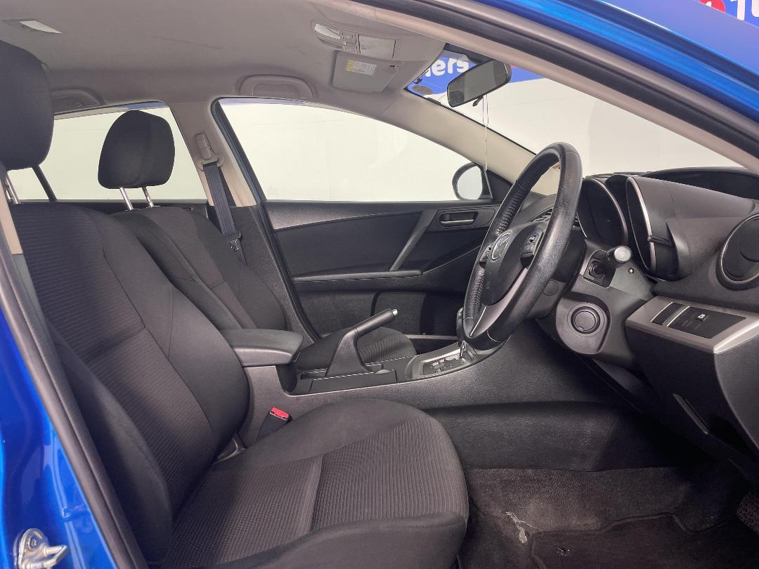 Photo '16' of Mazda Axela