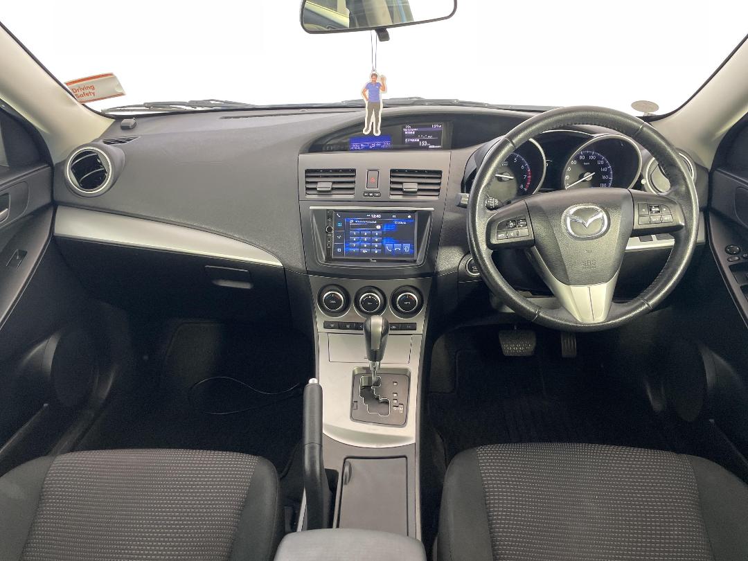 Photo '17' of Mazda Axela