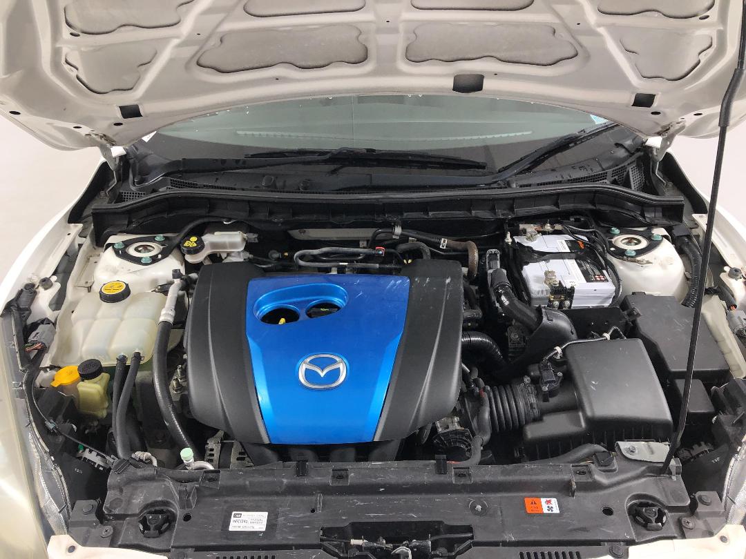 Photo '13' of Mazda Axela