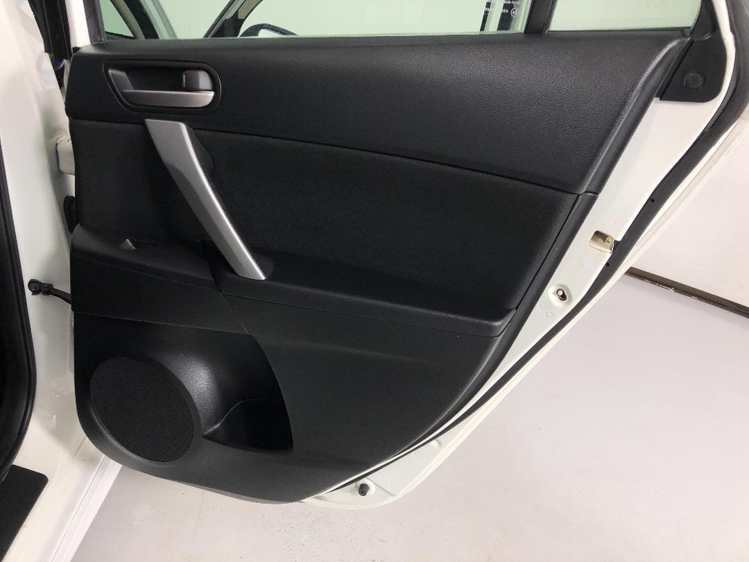 Photo '19' of Mazda Axela