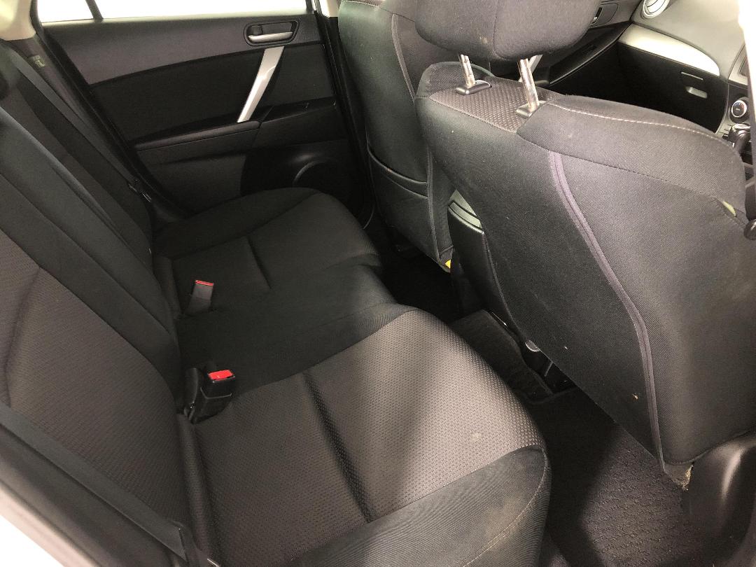 Photo '20' of Mazda Axela