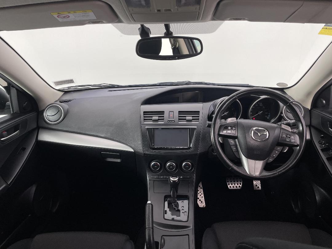 Photo '17' of Mazda Axela Photo '17' of Mazda Axela