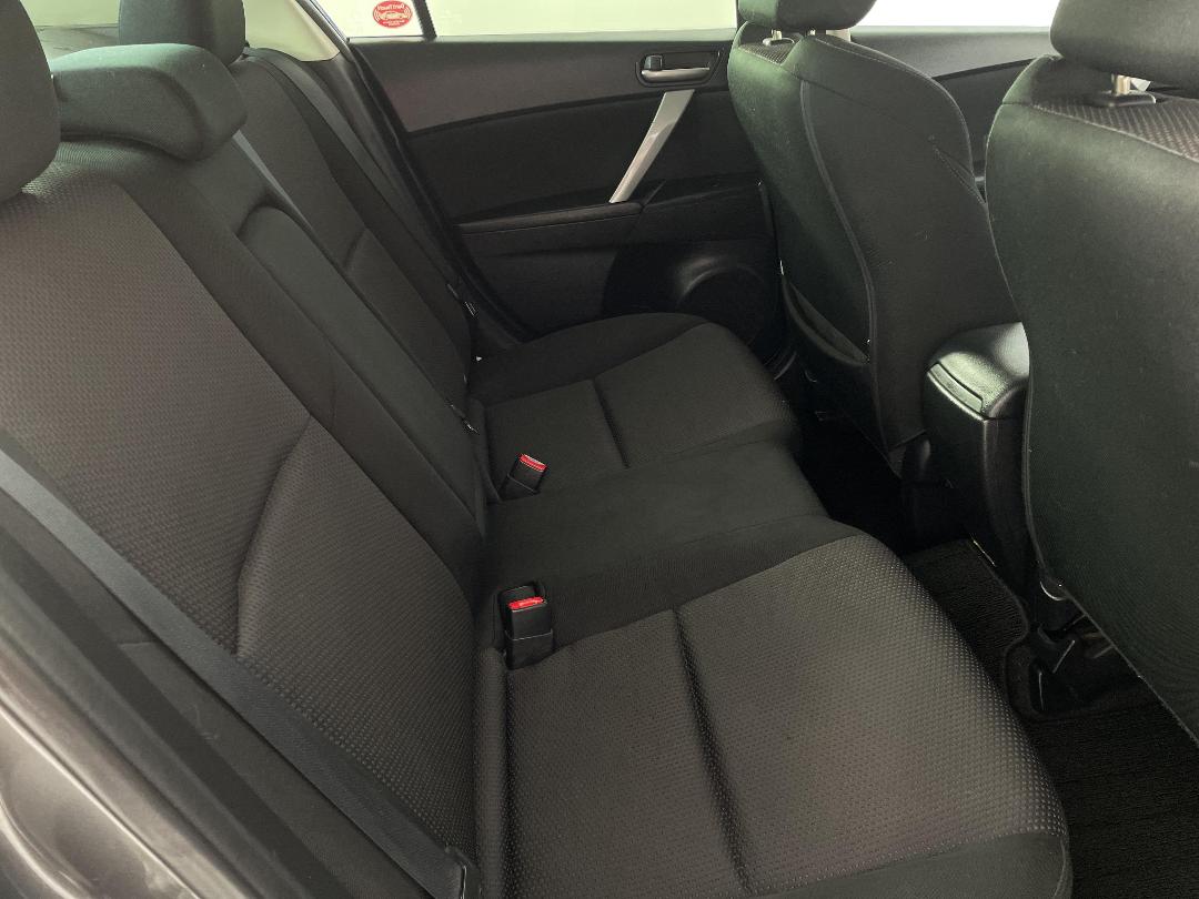 Photo '20' of Mazda Axela Photo '20' of Mazda Axela