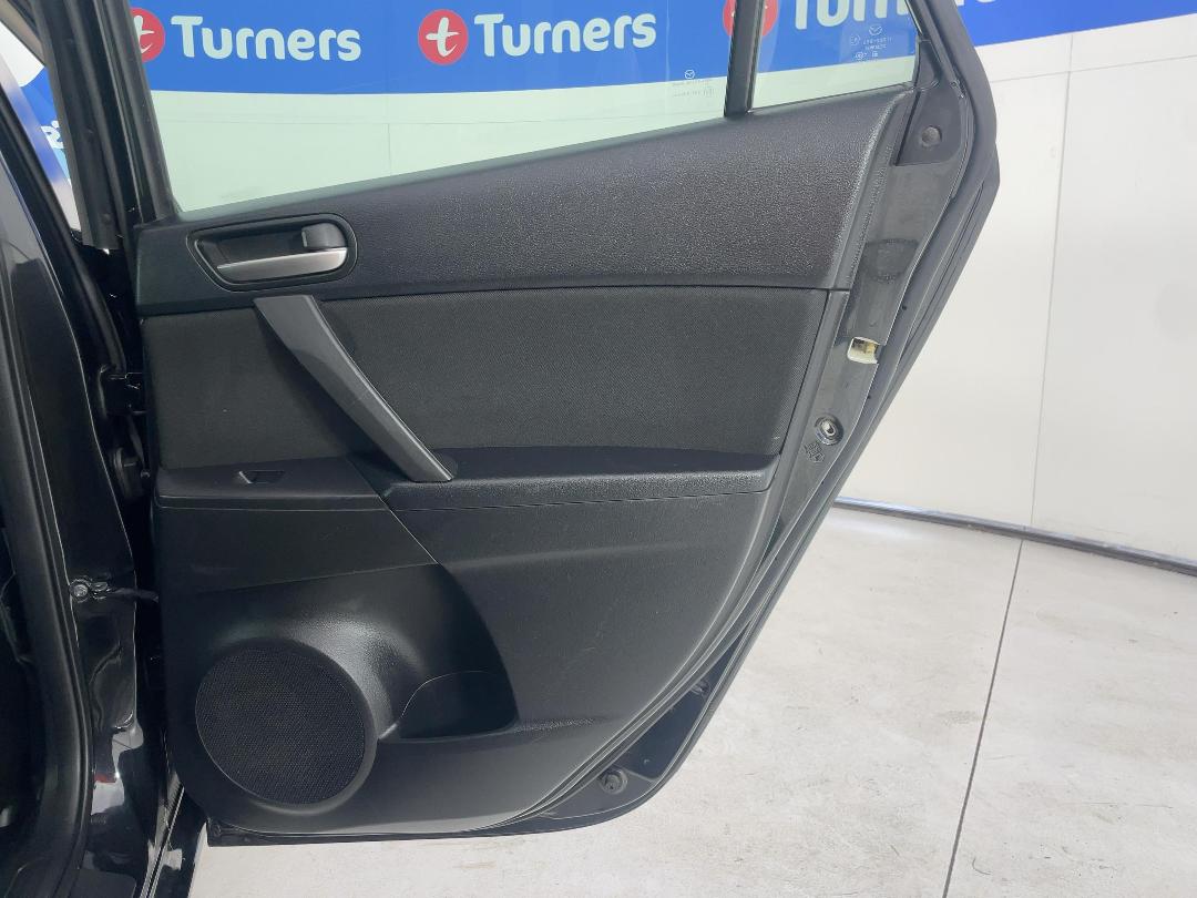 Photo '19' of Mazda Axela Photo '19' of Mazda Axela