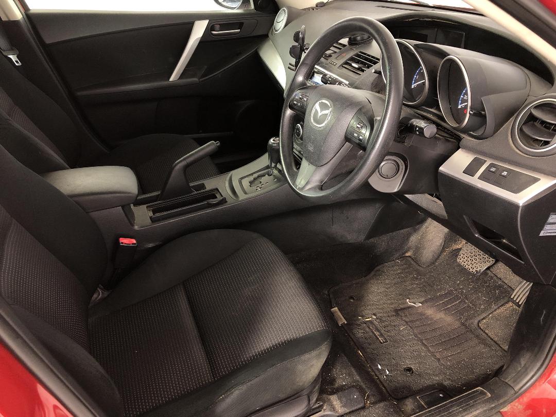 Photo '16' of Mazda Axela