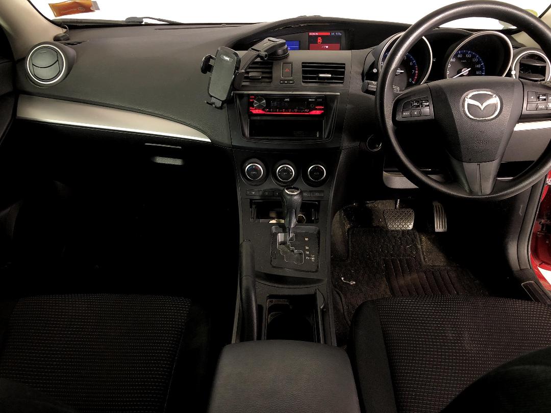 Photo '17' of Mazda Axela