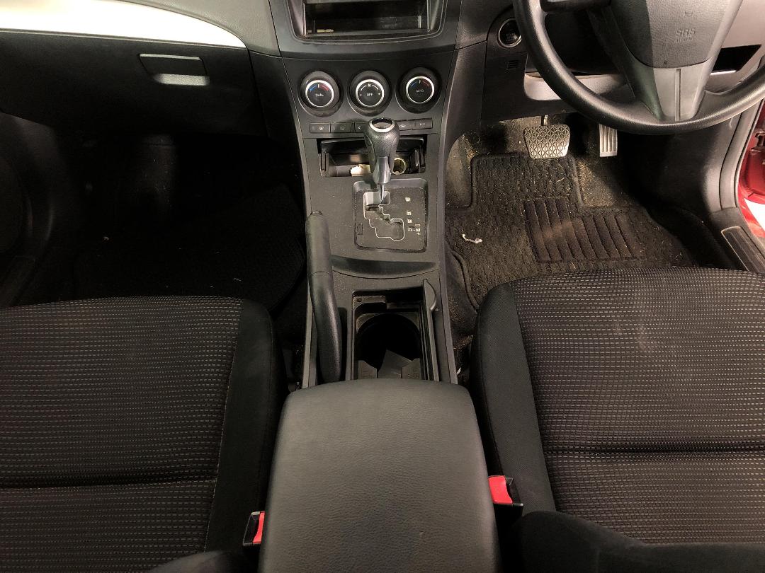 Photo '18' of Mazda Axela