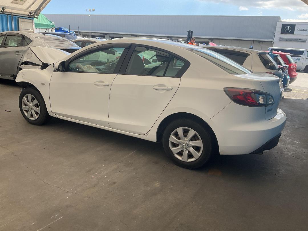 Photo '6' of Mazda Axela