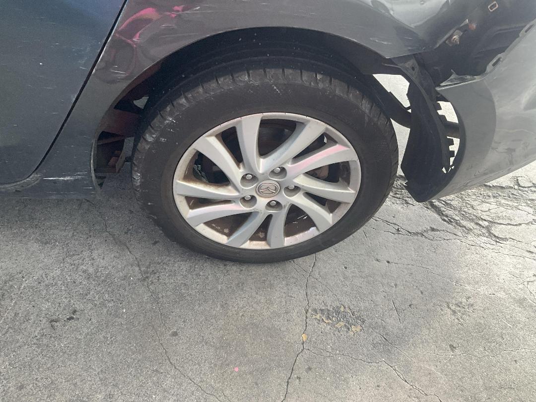 Photo '4' of Mazda Axela