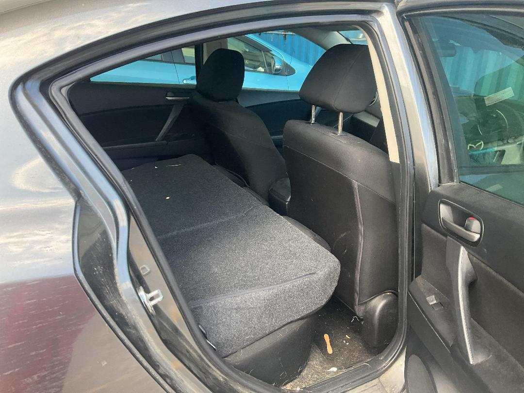 Photo '10' of Mazda Axela