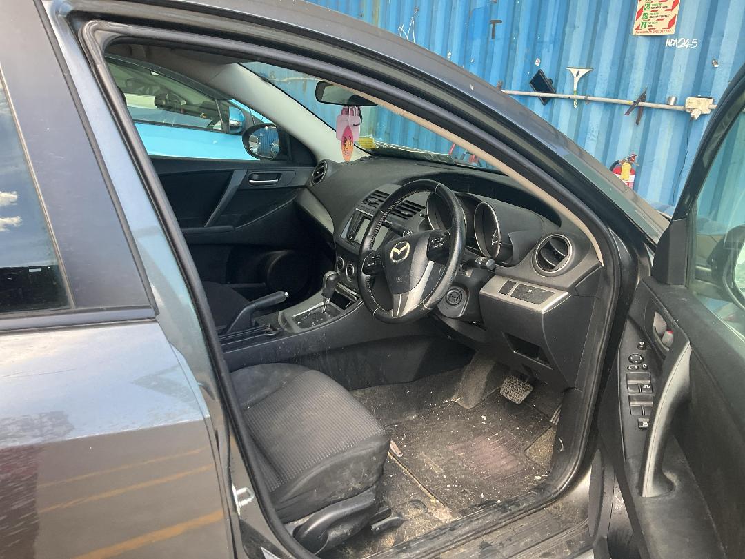 Photo '11' of Mazda Axela