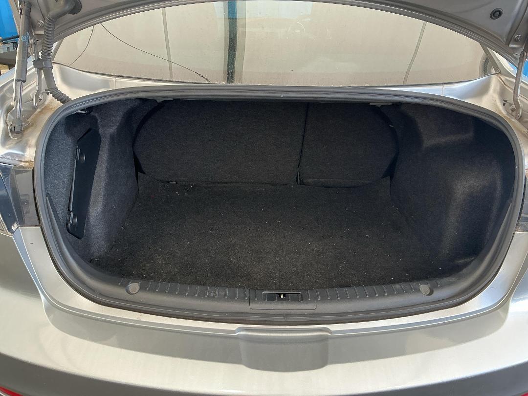 Photo '13' of Mazda Axela