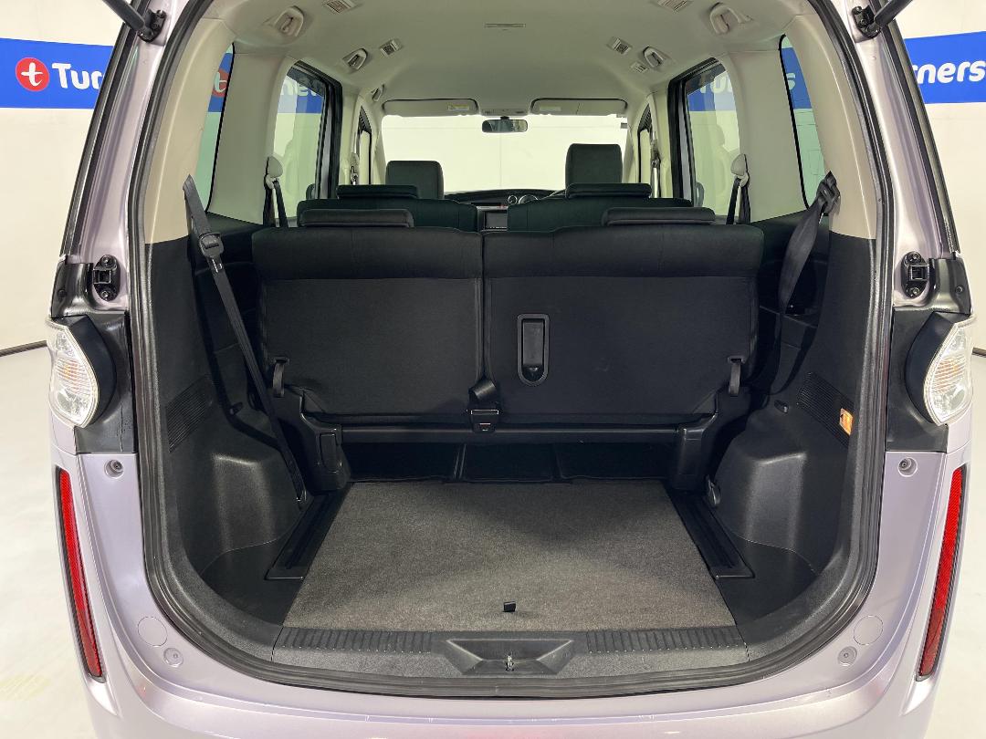 Photo '14' of Mazda Biante Photo '14' of Mazda Biante