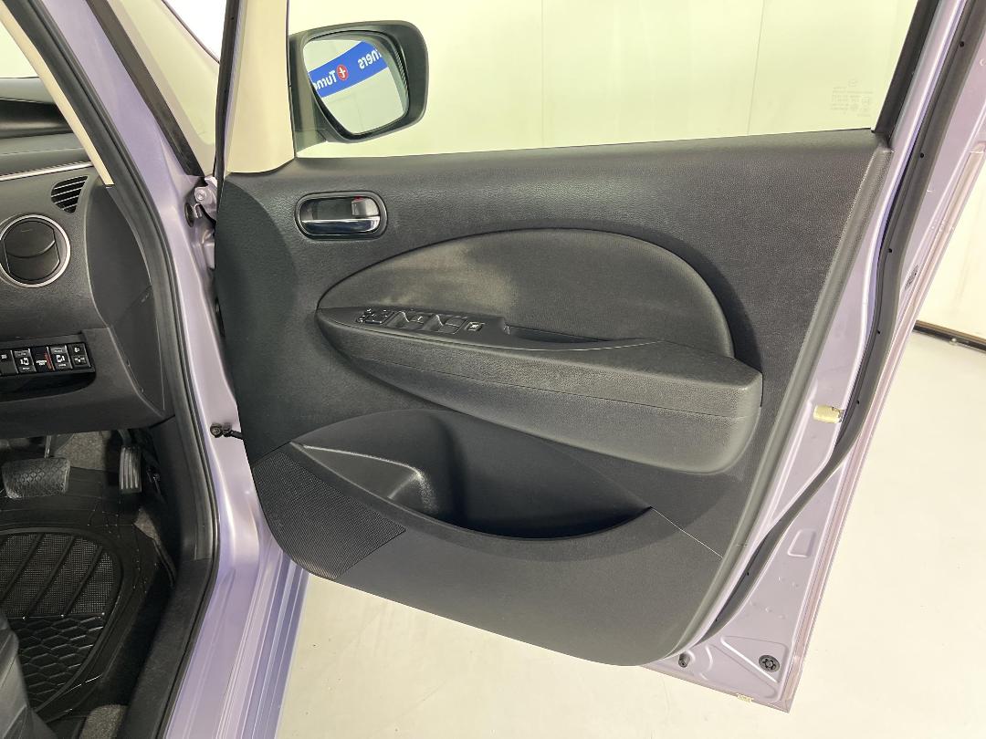 Photo '15' of Mazda Biante Photo '15' of Mazda Biante