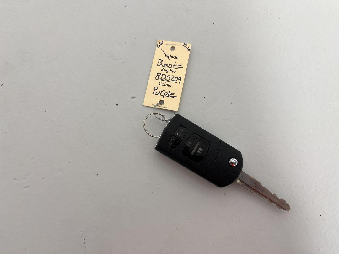 Photo '21' of Mazda Biante Photo '21' of Mazda Biante