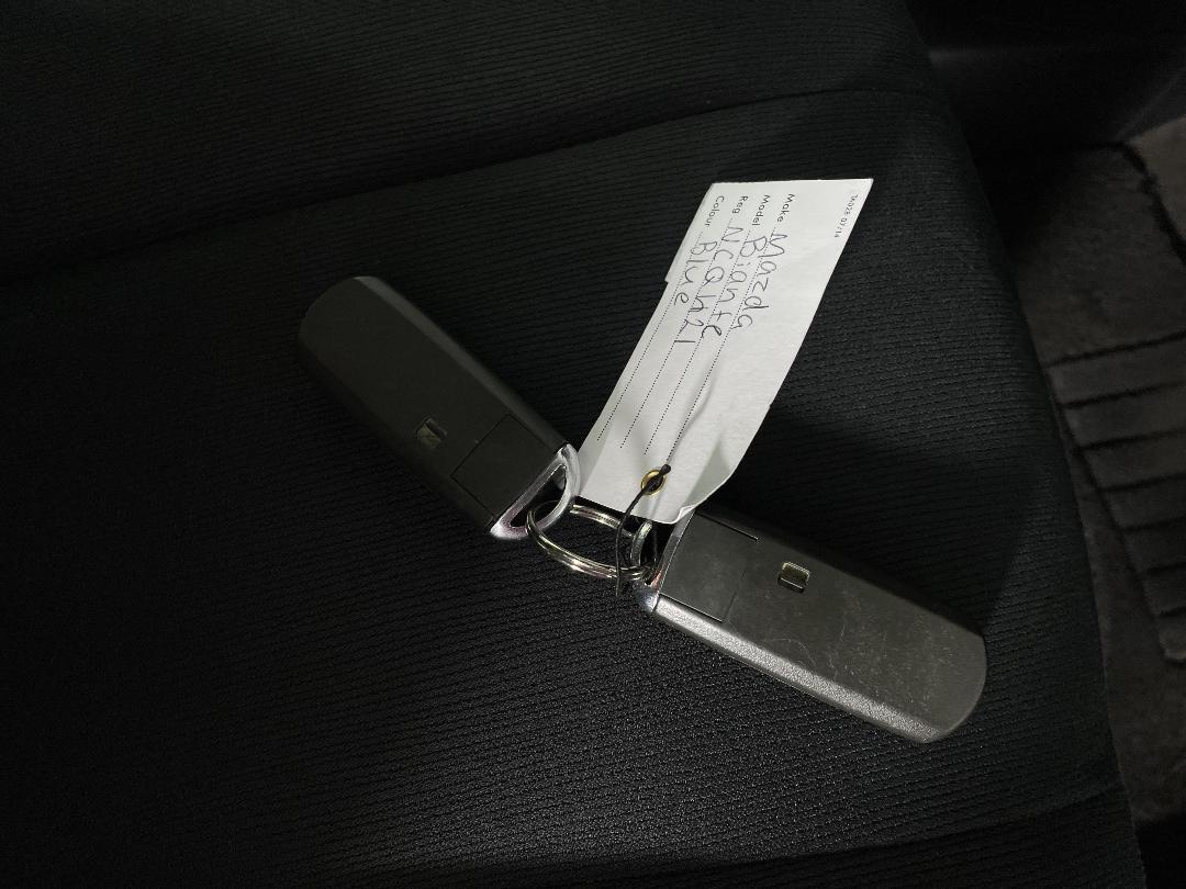 Photo '21' of Mazda Biante